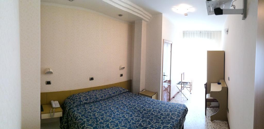 Hotel Royal Мизано-Адриатико Номер фото