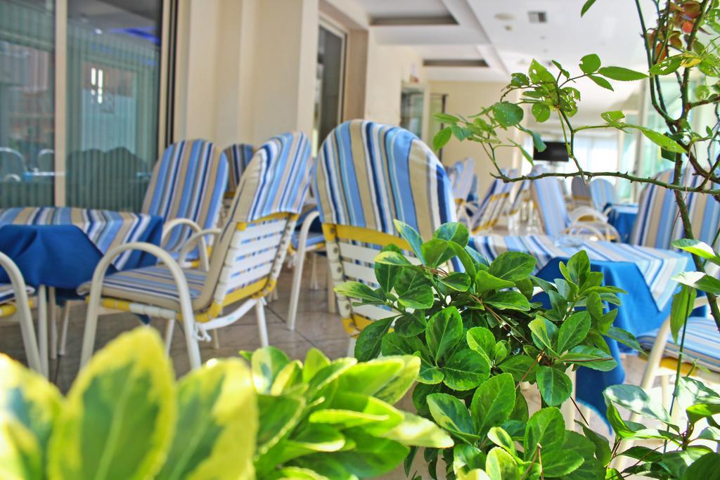 Hotel Royal Мизано-Адриатико Экстерьер фото