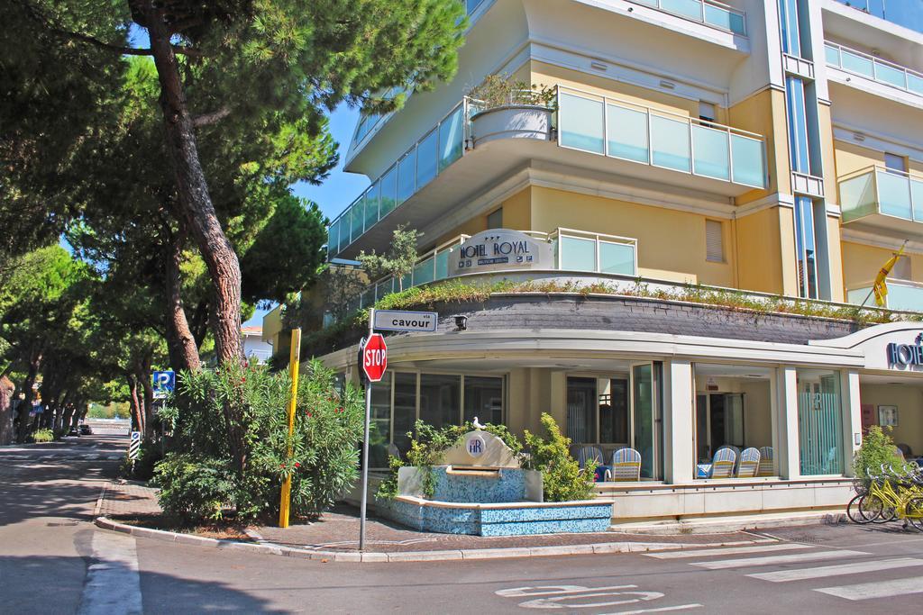 Hotel Royal Мизано-Адриатико Экстерьер фото
